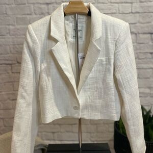 Abercrombie & Fitch White Cropped Blazer with Notched Lapel